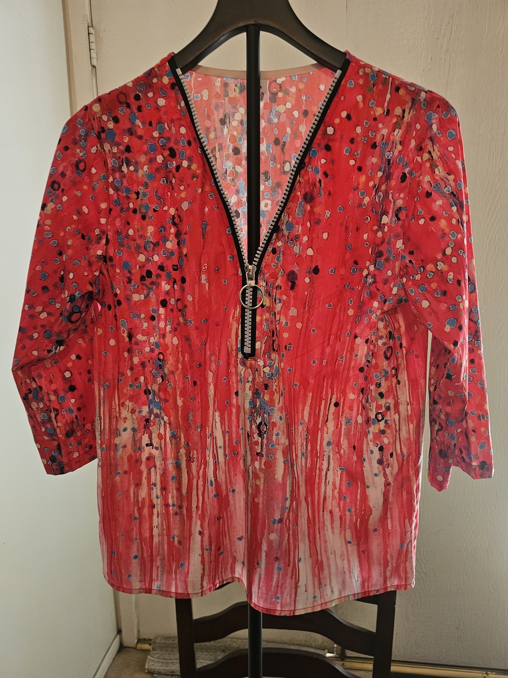 Women's Red V-Neck Zip-Front Blouse with Abstract Print